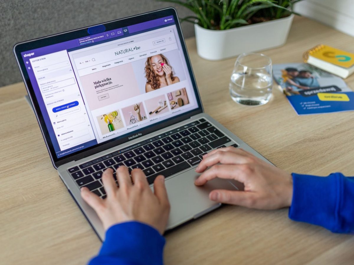 Best AI website builders for small businesses