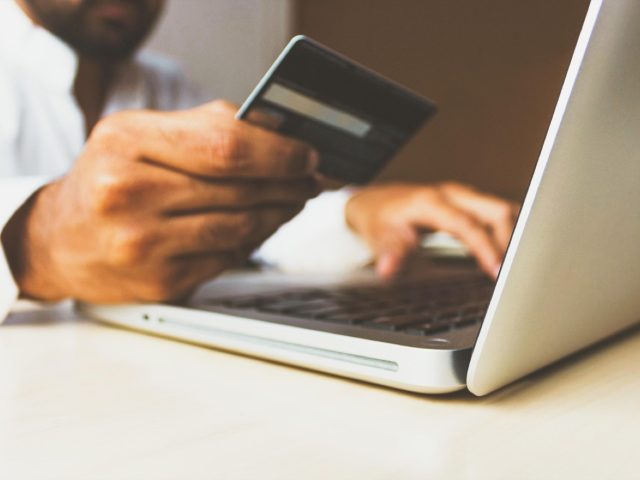 Quelle licence pour vendre un thème WordPress (service-local)