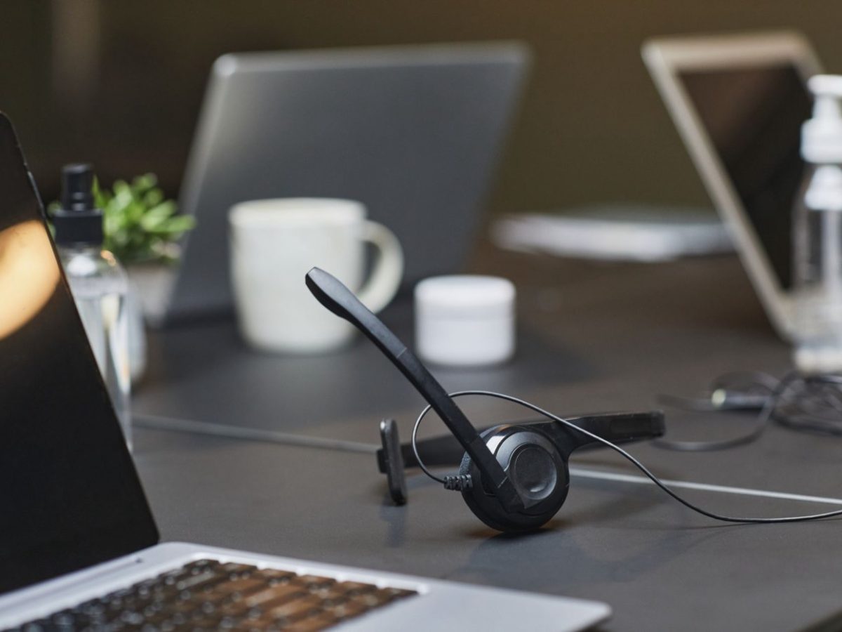 Live chat tools for small websites compared